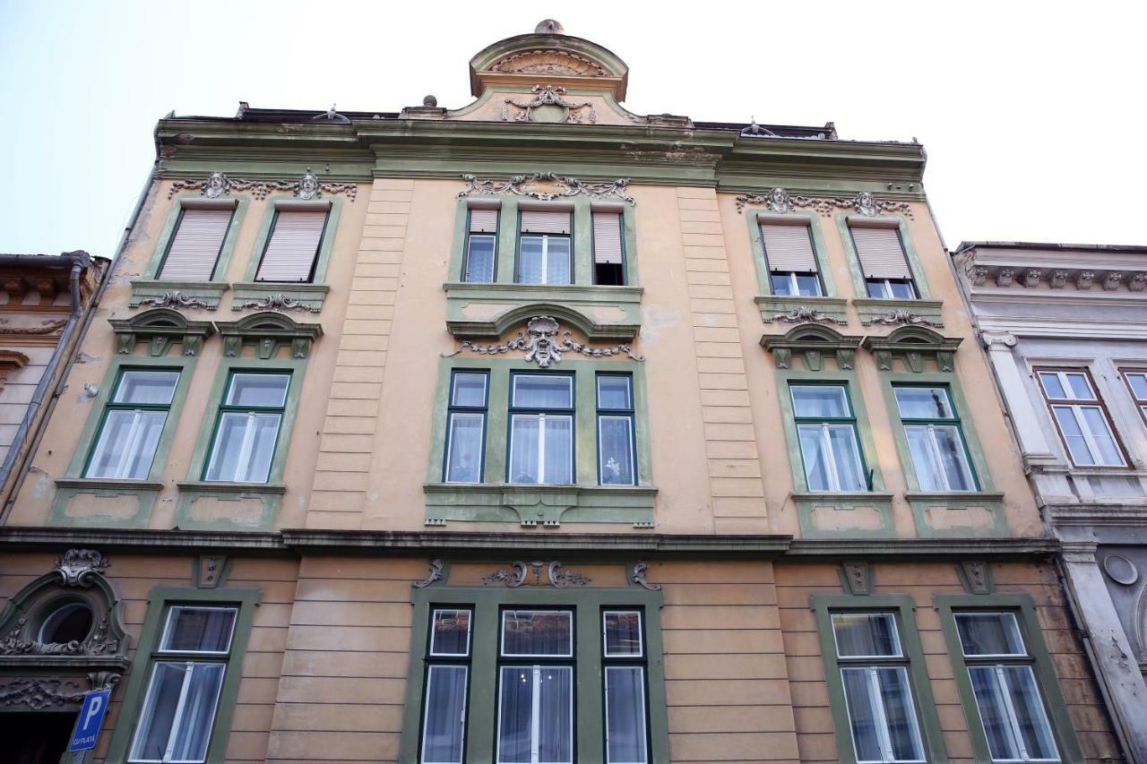 Schick Apartment Sibiu Exterior photo